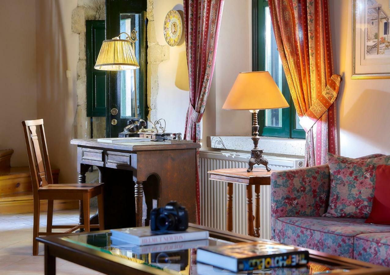 Castello Villa Daphnes - Private Pool & Whirlpool Dhafnes 外观 照片
